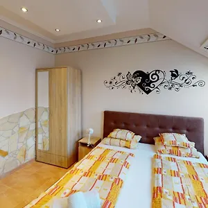  Apartament Cristian Ungaria